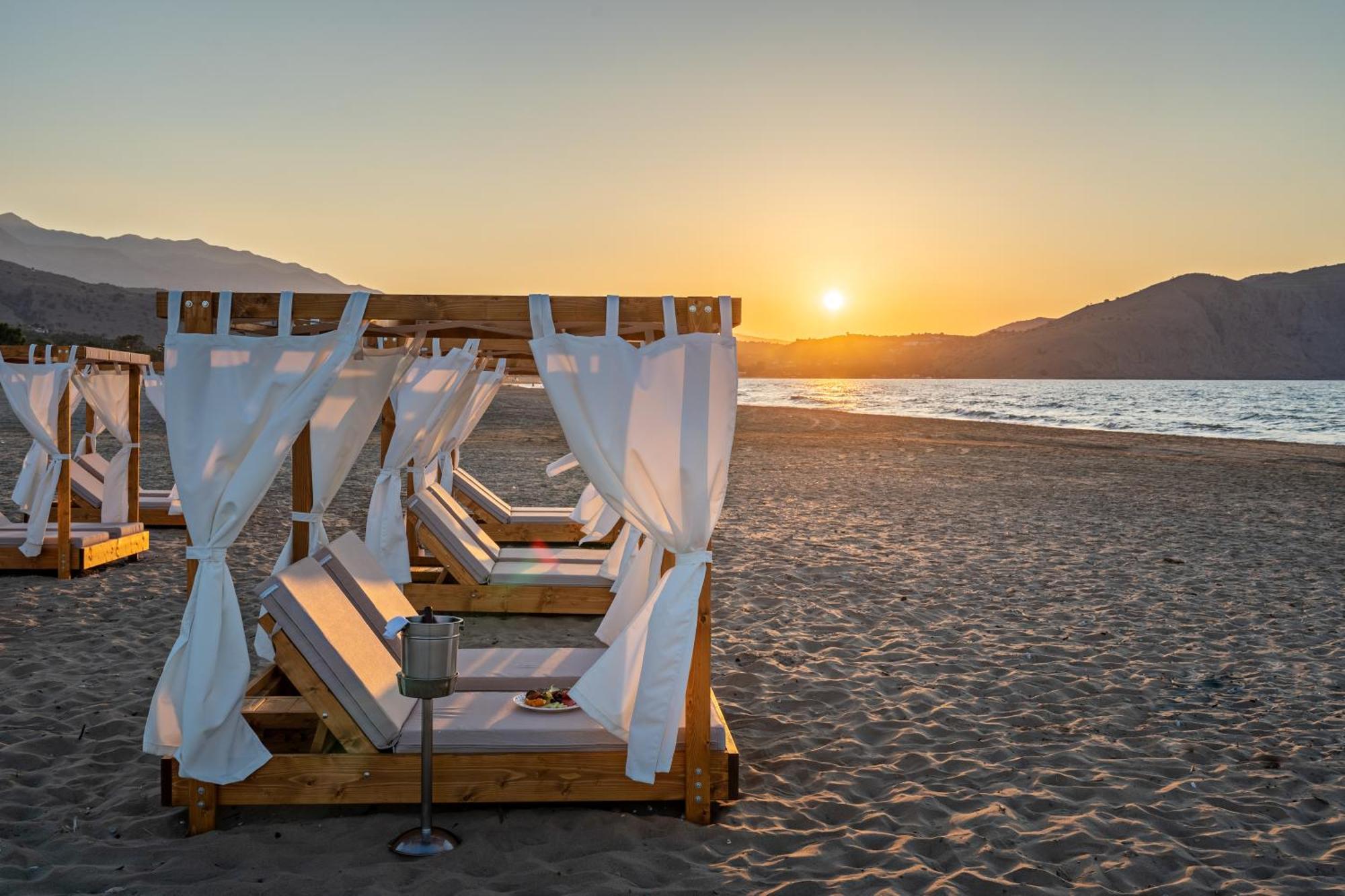 Georgioupolis Suites Asprouliánoi エクステリア 写真